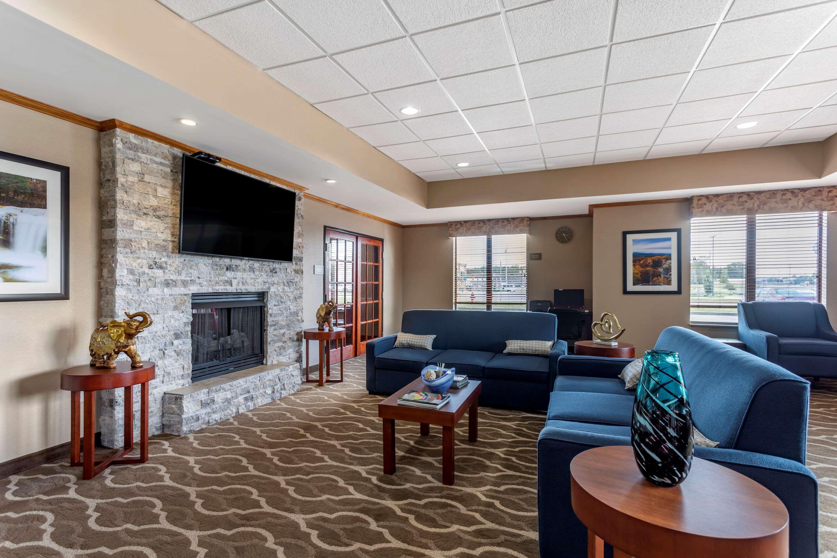 Comfort Inn & Suites Carbondale University Area 외부 사진
